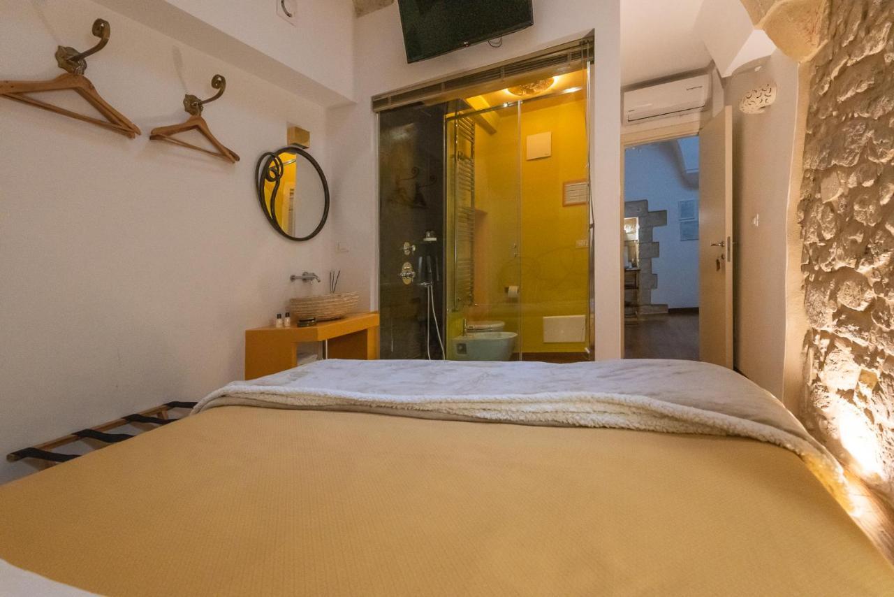 Le Nicchie Luxury Rooms Lecce Buitenkant foto