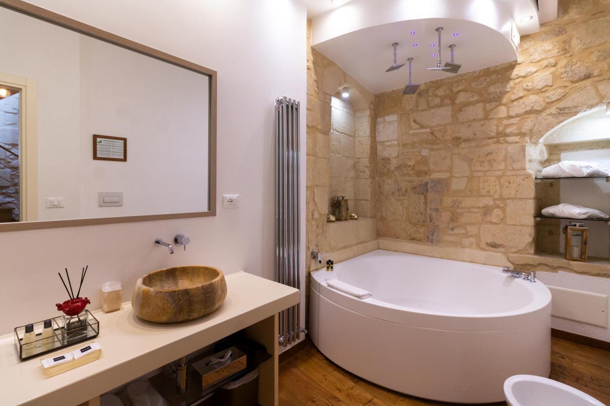 Le Nicchie Luxury Rooms Lecce Buitenkant foto