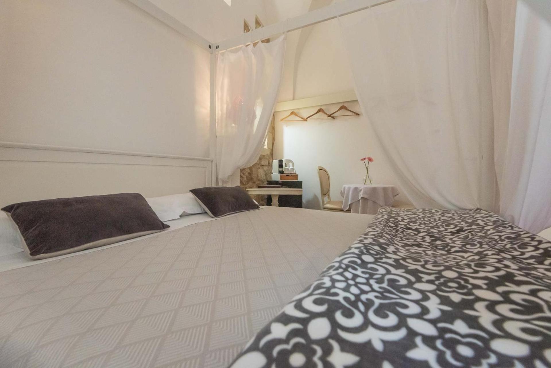 Le Nicchie Luxury Rooms Lecce Buitenkant foto