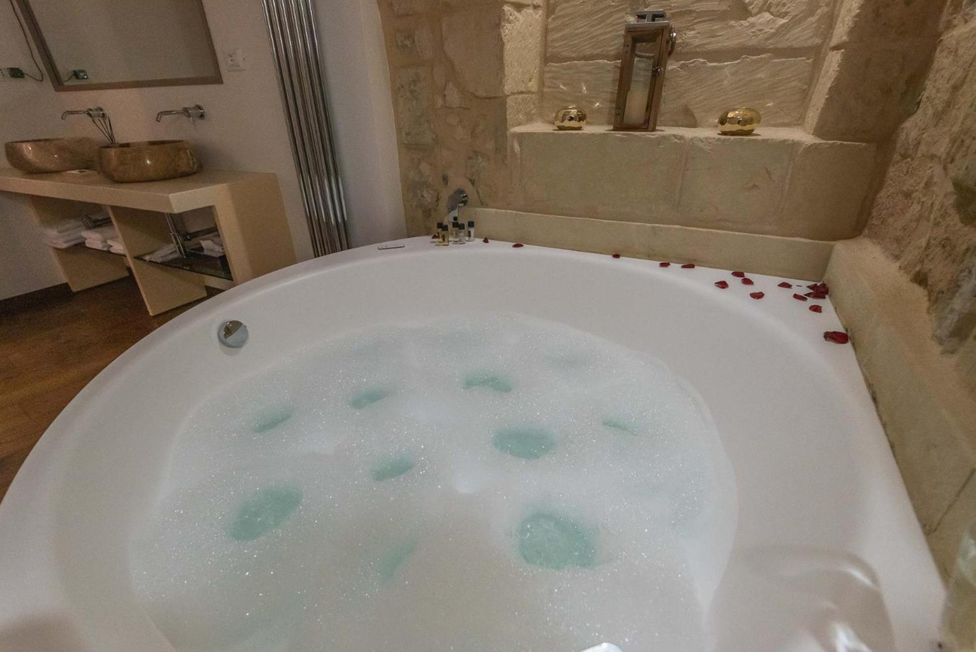 Le Nicchie Luxury Rooms Lecce Buitenkant foto