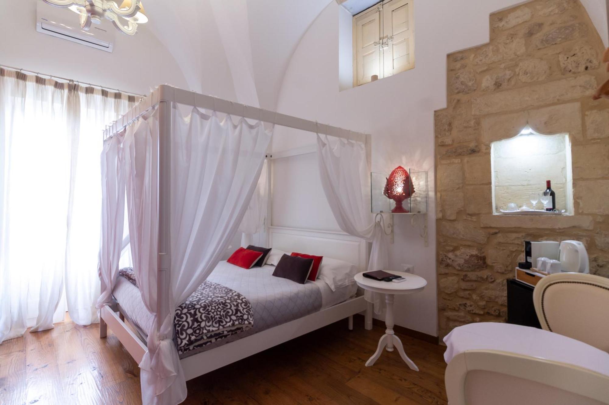 Le Nicchie Luxury Rooms Lecce Buitenkant foto