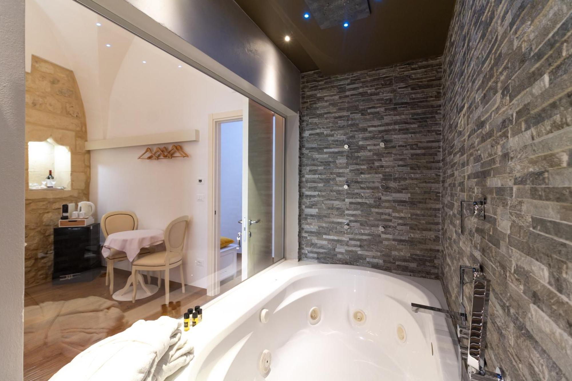 Le Nicchie Luxury Rooms Lecce Buitenkant foto
